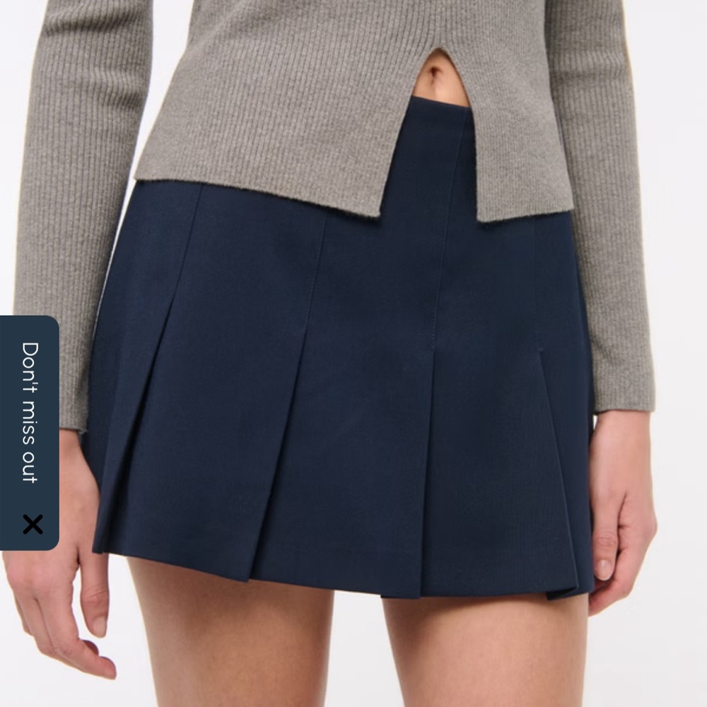 Abercrombie Mid-Rise Pleated Mini Skirt - Dark Indigo - Picture 2 of 4